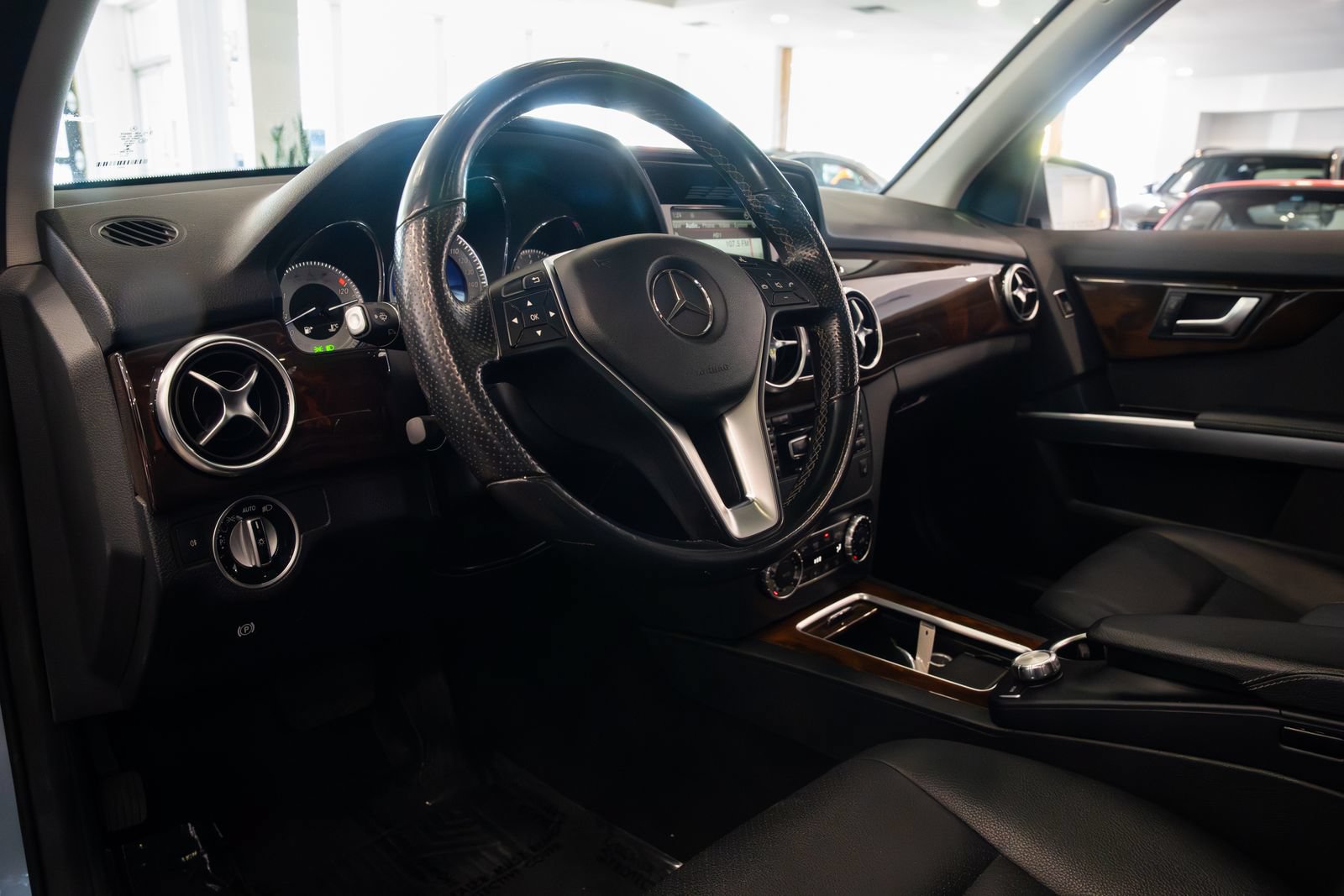 Used 2015 Mercedes-Benz GLK 350 4MATIC image 18