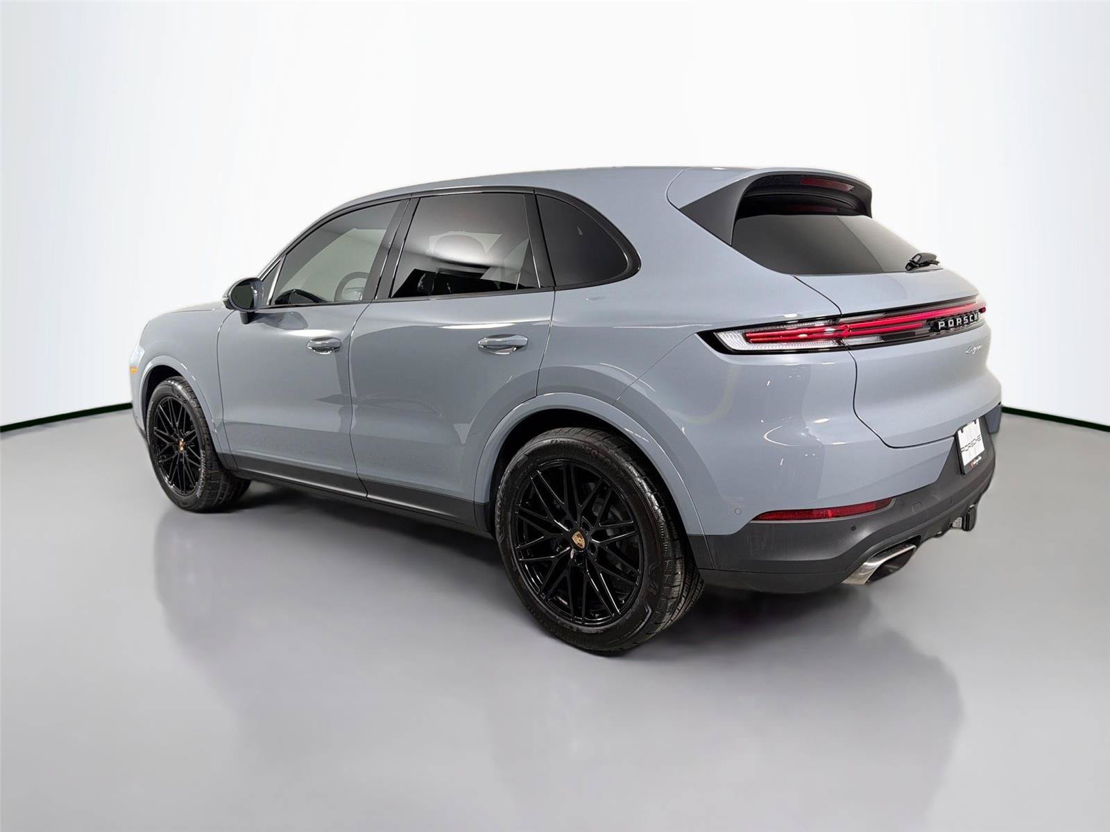 Certified 2026 Porsche Cayenne AWD/4WD image 3