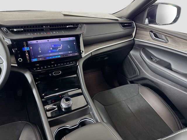 New 2026 Jeep Grand Cherokee Altitude AWD/4WD image 22