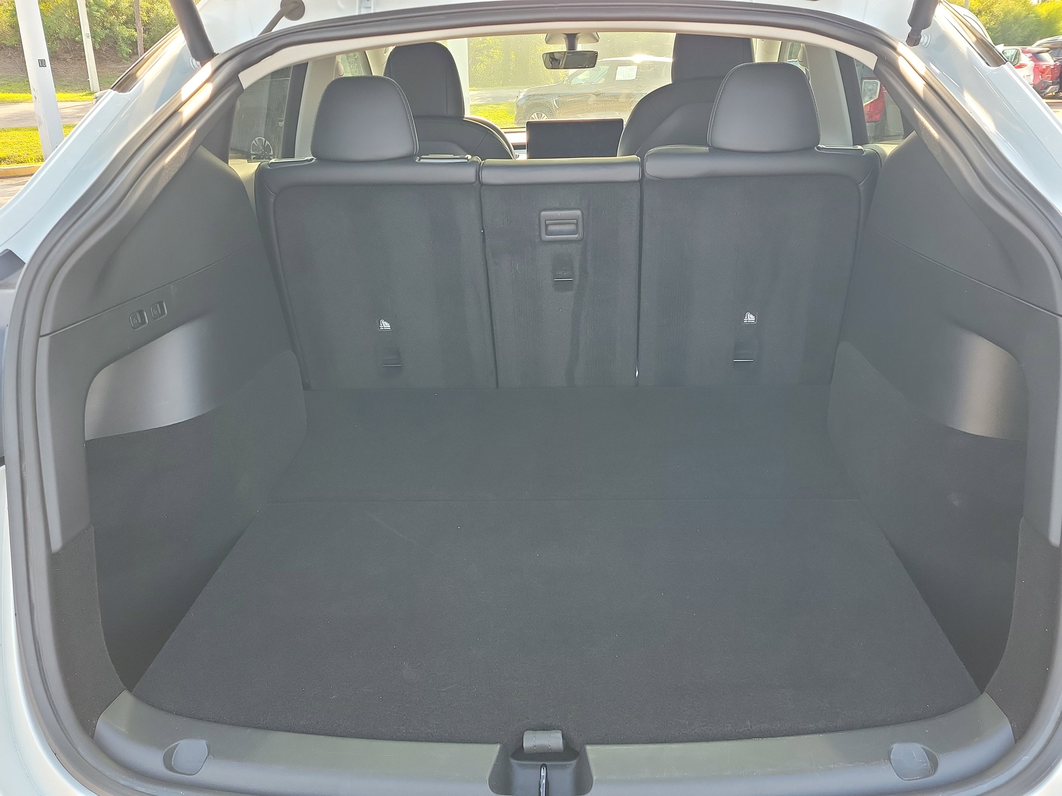 Used 2021 Tesla Model Y Long Range image 10