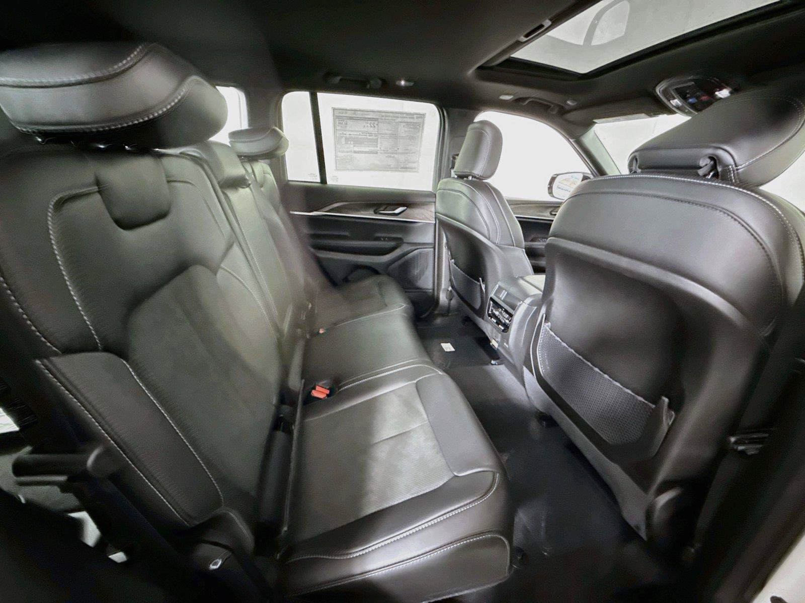 New 2027 Jeep Grand Cherokee 4WD image 20