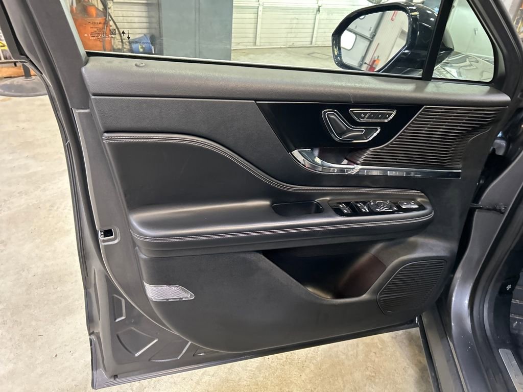 Used 2021 Lincoln Corsair FWD w/ Convenience Package image 20