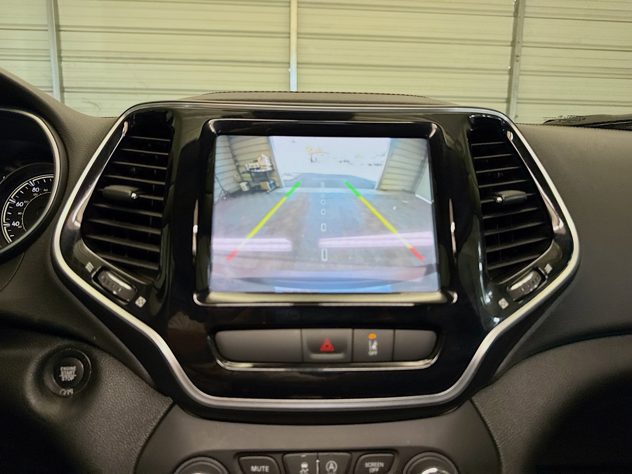 Used 2022 Jeep Cherokee Limited image 9