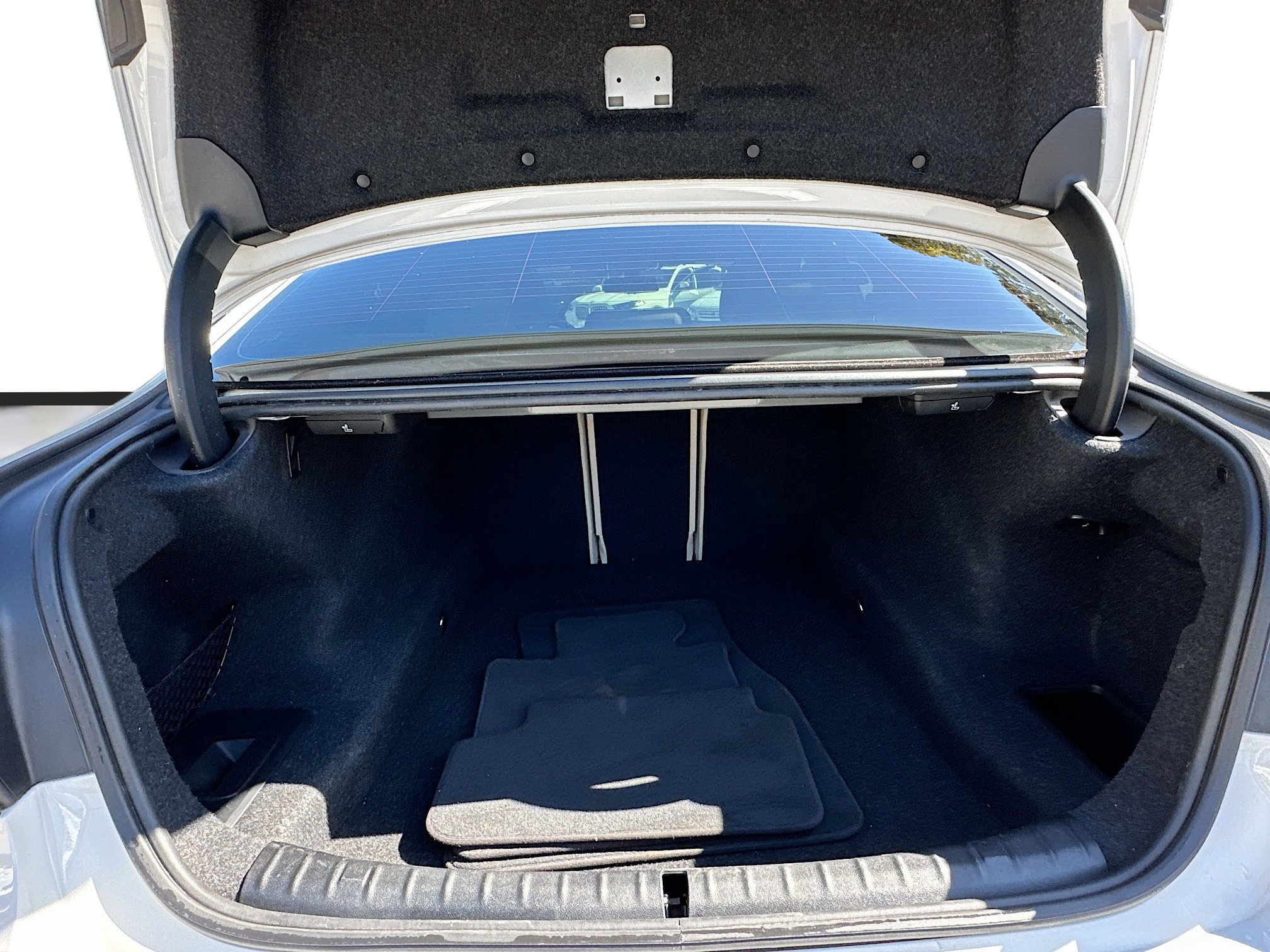 Certified 2023 BMW 540i w/ Premium Package image 28