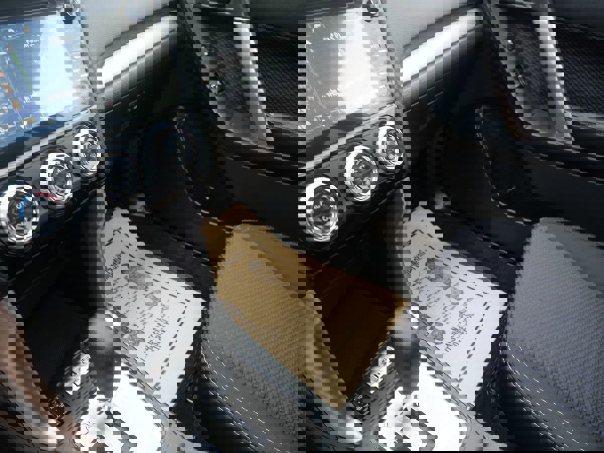 Used 2017 Subaru Forester 2.5i Premium w/ All-Weather Package image 14