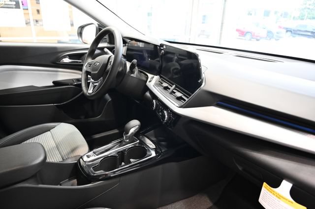 New 2026 Chevrolet Trax LT w/ Sunroof Package FWD image 13