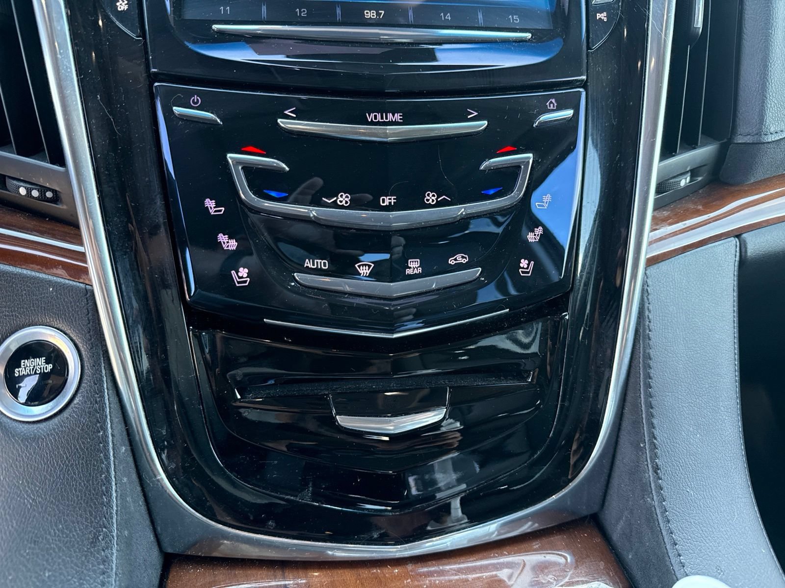 Used 2017 Cadillac Escalade Luxury RWD image 24
