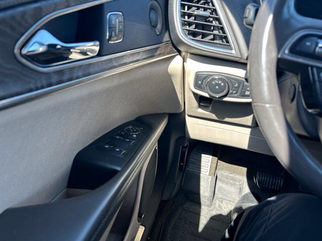 Used 2019 Lincoln Nautilus Select FWD image 13