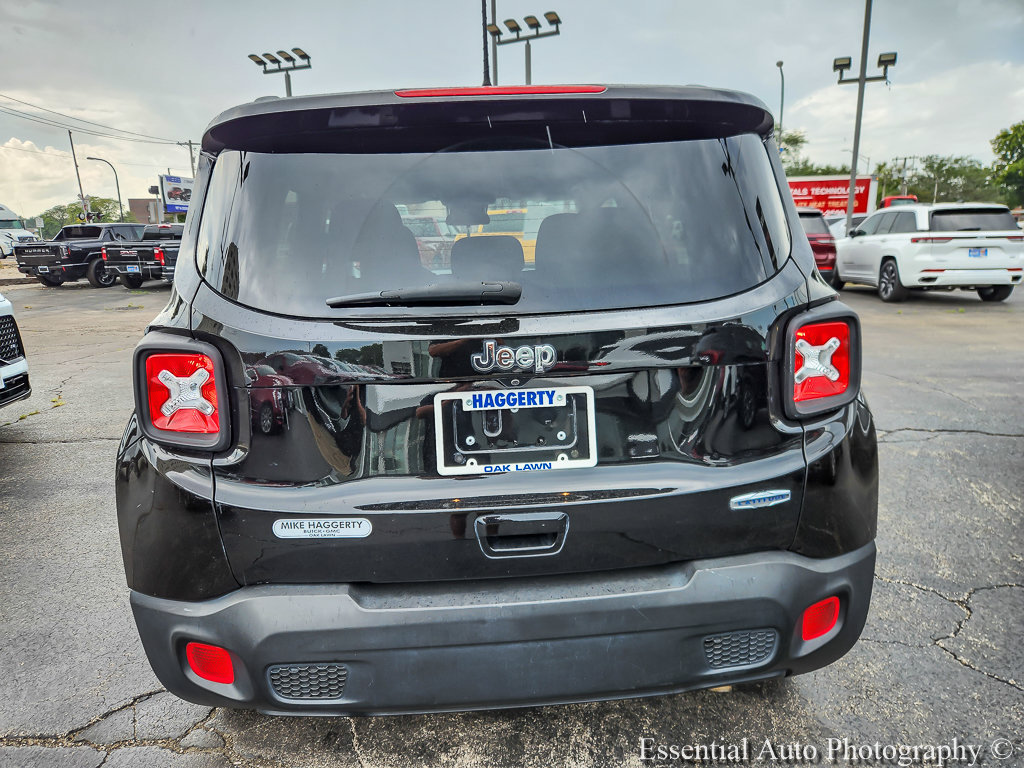 Used 2019 Jeep Renegade Latitude FWD image 4