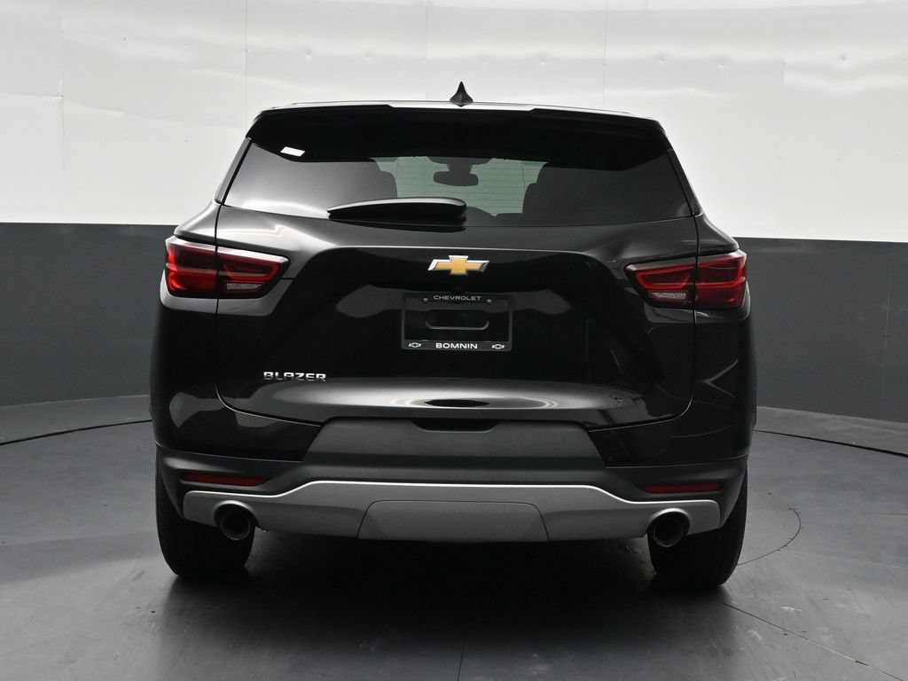 Used 2023 Chevrolet Blazer LT FWD image 4