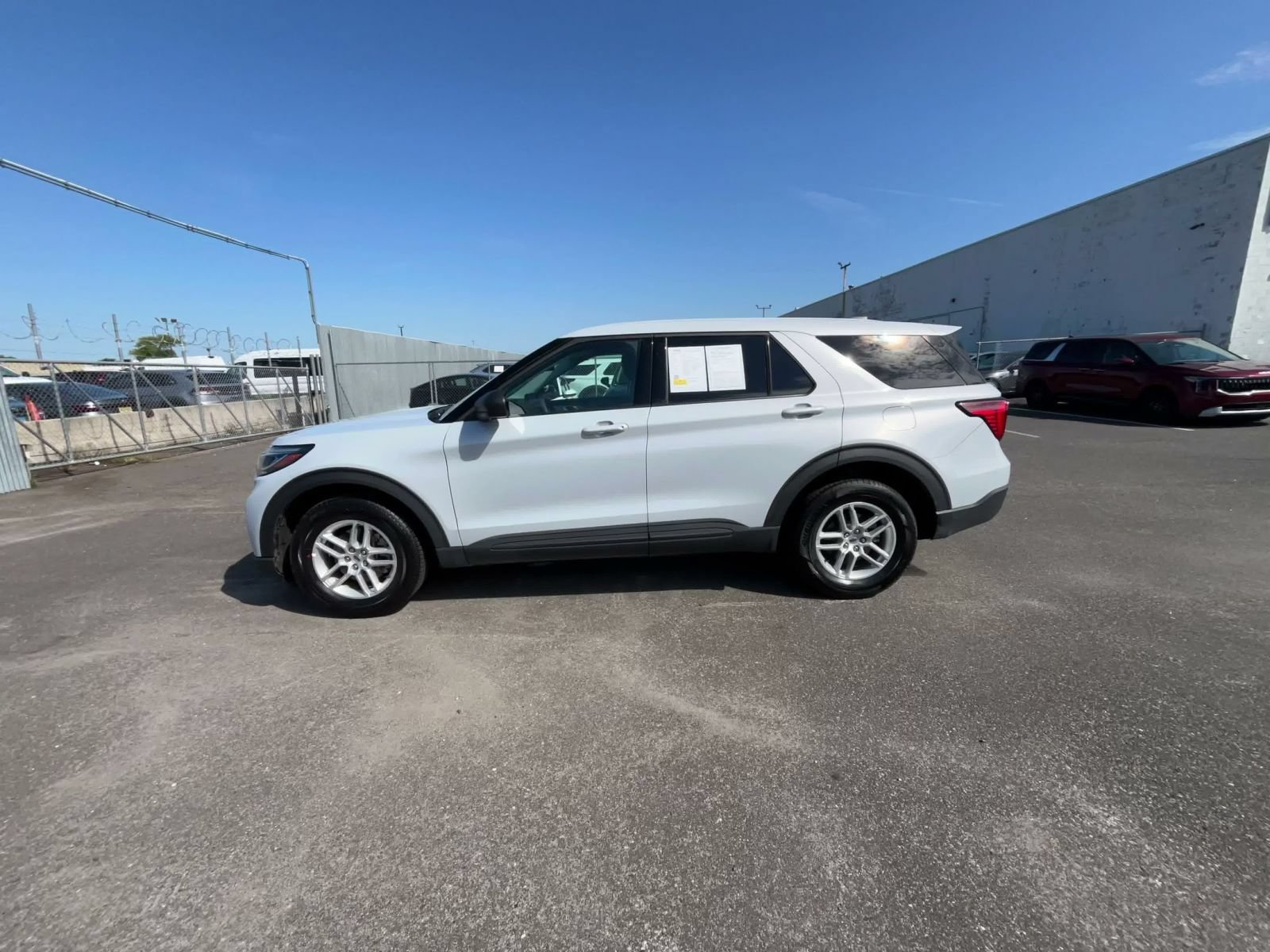 Used 2026 Ford Explorer Active AWD/4WD image 8