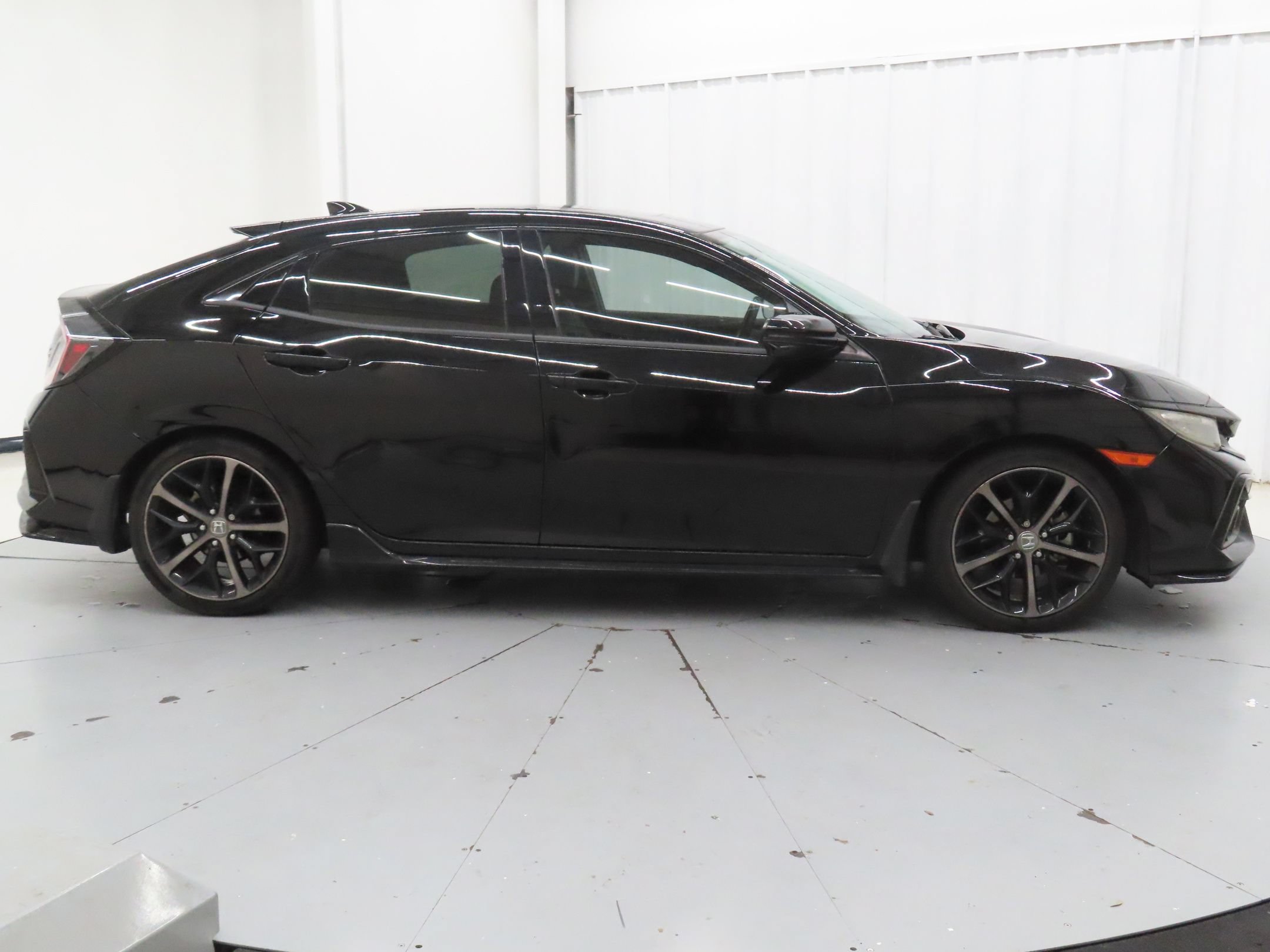 Used 2020 Honda Civic Sport Touring image 2