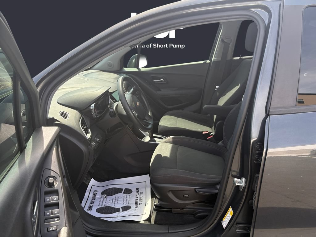Used 2019 Chevrolet Trax LS w/ Tint and Cruise Package AWD/4WD image 9