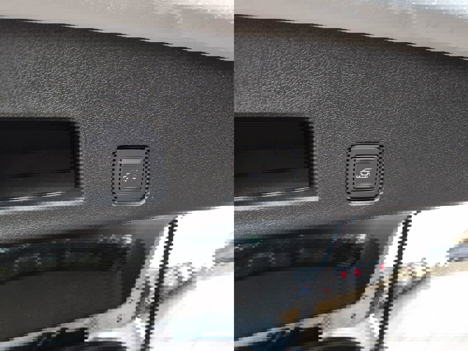 New 2026 GMC Acadia Denali Ultimate w/ LPO, Floor Liner Package image 9