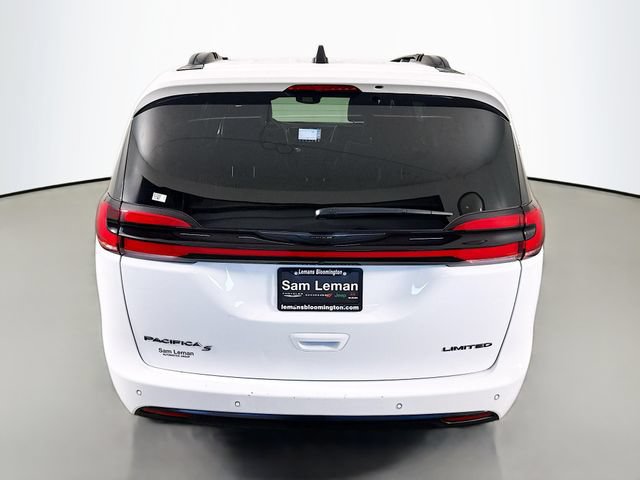 Used 2025 Chrysler Pacifica Limited FWD image 6