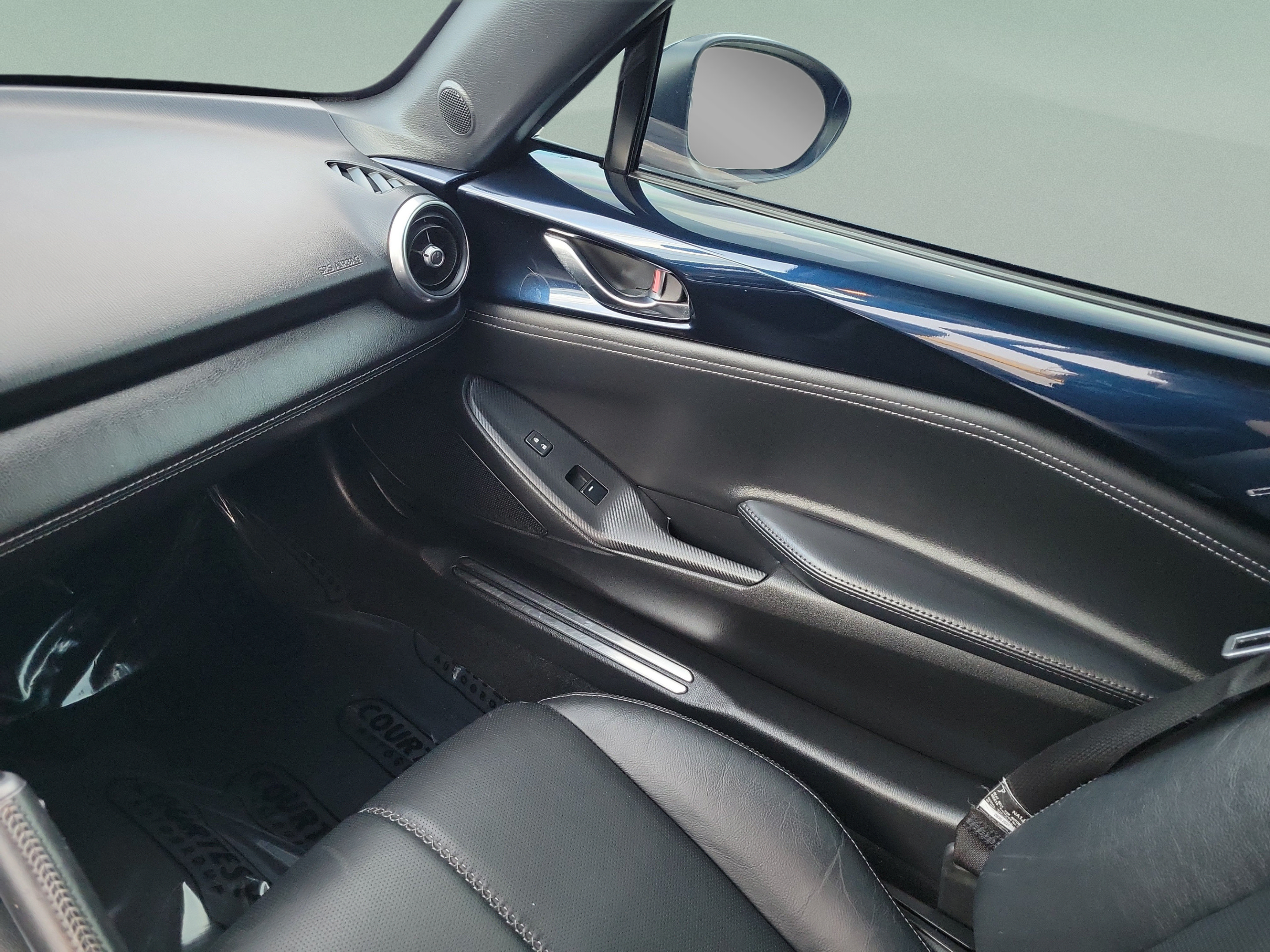 Used 2021 MAZDA MX-5 Miata RF Grand Touring RWD image 13