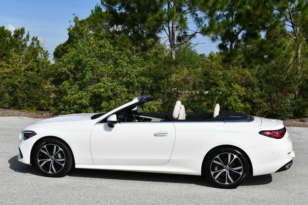 Used 2024 Mercedes-Benz CLE 300 4MATIC Cabriolet image 37