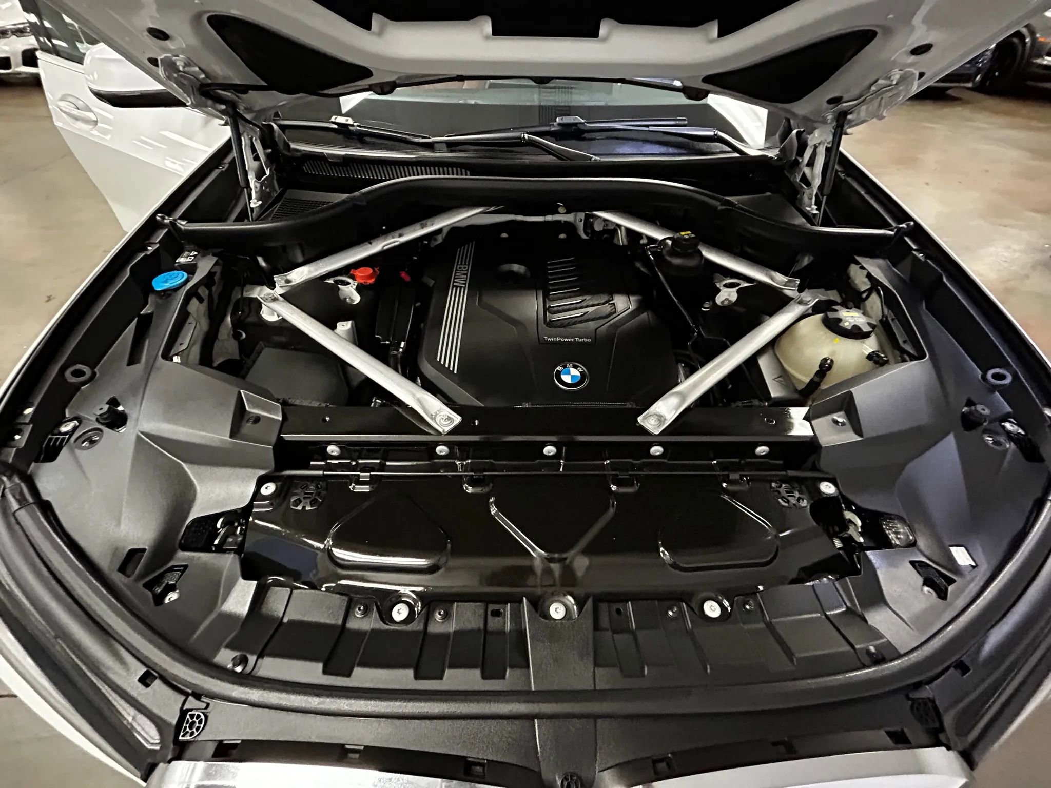 Used 2019 BMW X7 xDrive40i w/ Parking Assistance Package image 24