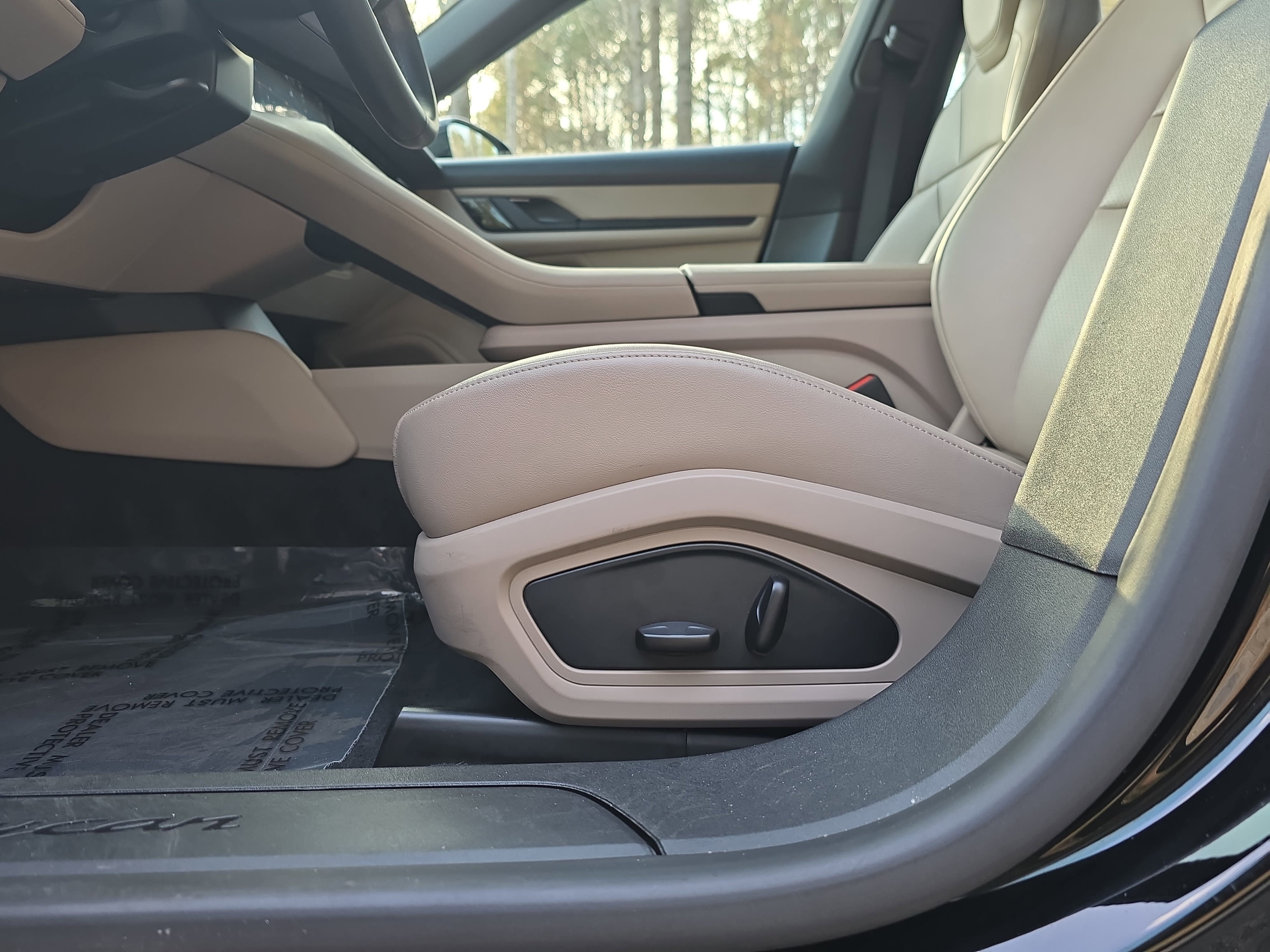 Used 2021 Porsche Taycan image 28
