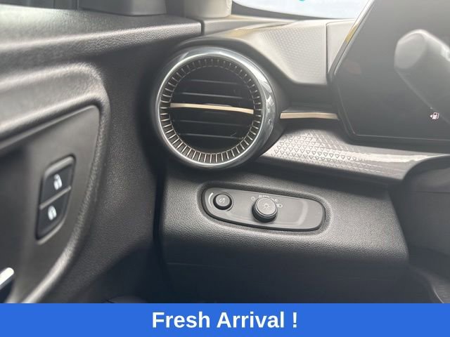 Used 2025 Chevrolet Trax ACTIV w/ Driver Confidence Package FWD image 9