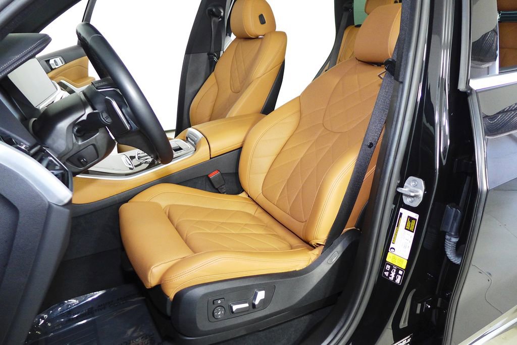 Used 2023 BMW X5 xDrive40i w/ Parking Assistance Package image 22