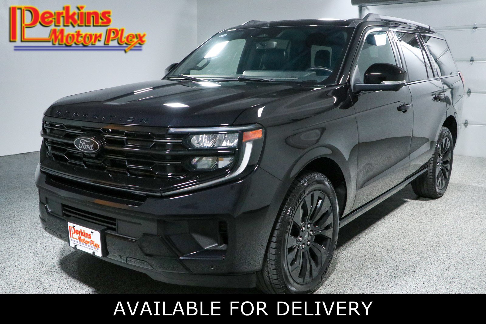 Used 2025 Ford Expedition Platinum w/ Stealth Appearance Package AWD/4WD image 1