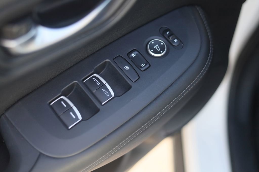 Used 2023 Honda HR-V EX-L image 11