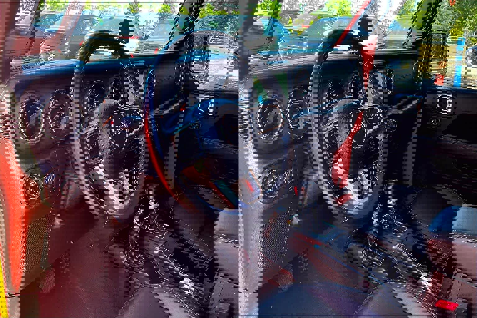 Used 2020 Jeep Wrangler Unlimited Sahara image 17