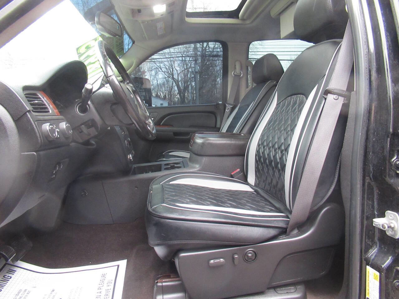 Used 2007 GMC Sierra 2500 SLT w/ Entertainment Package image 19