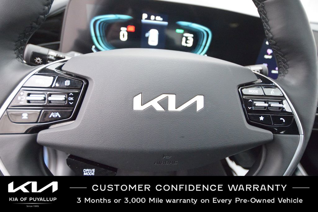 Certified 2024 Kia Niro SX image 26