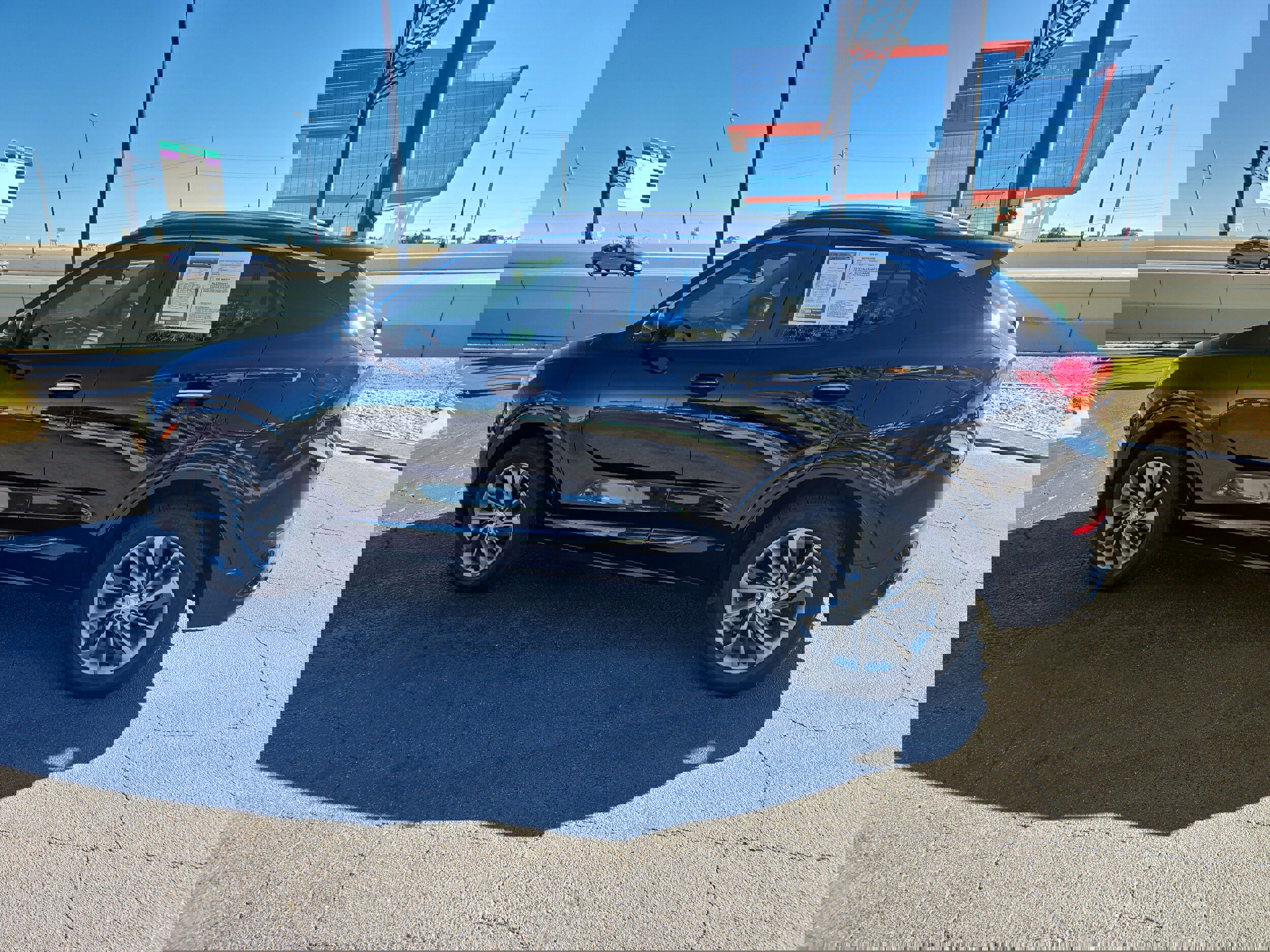 Used 2023 Buick Encore GX Select w/ Sport Touring Package image 5