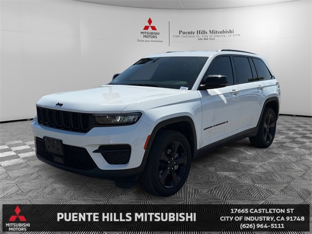 Used 2023 Jeep Grand Cherokee Altitude