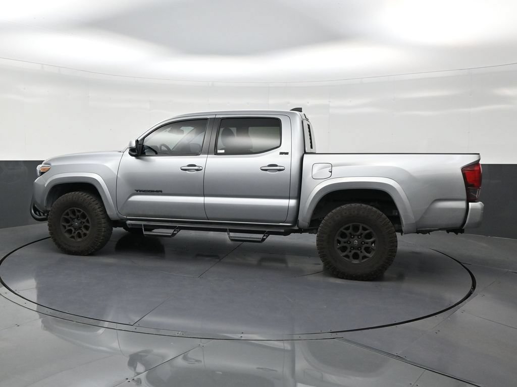 Used 2022 Toyota Tacoma SR5 w/ Technology Package RWD image 2