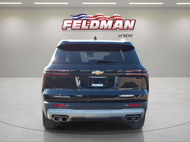 Used 2024 Chevrolet Traverse LT w/ Trailering Package FWD image 4