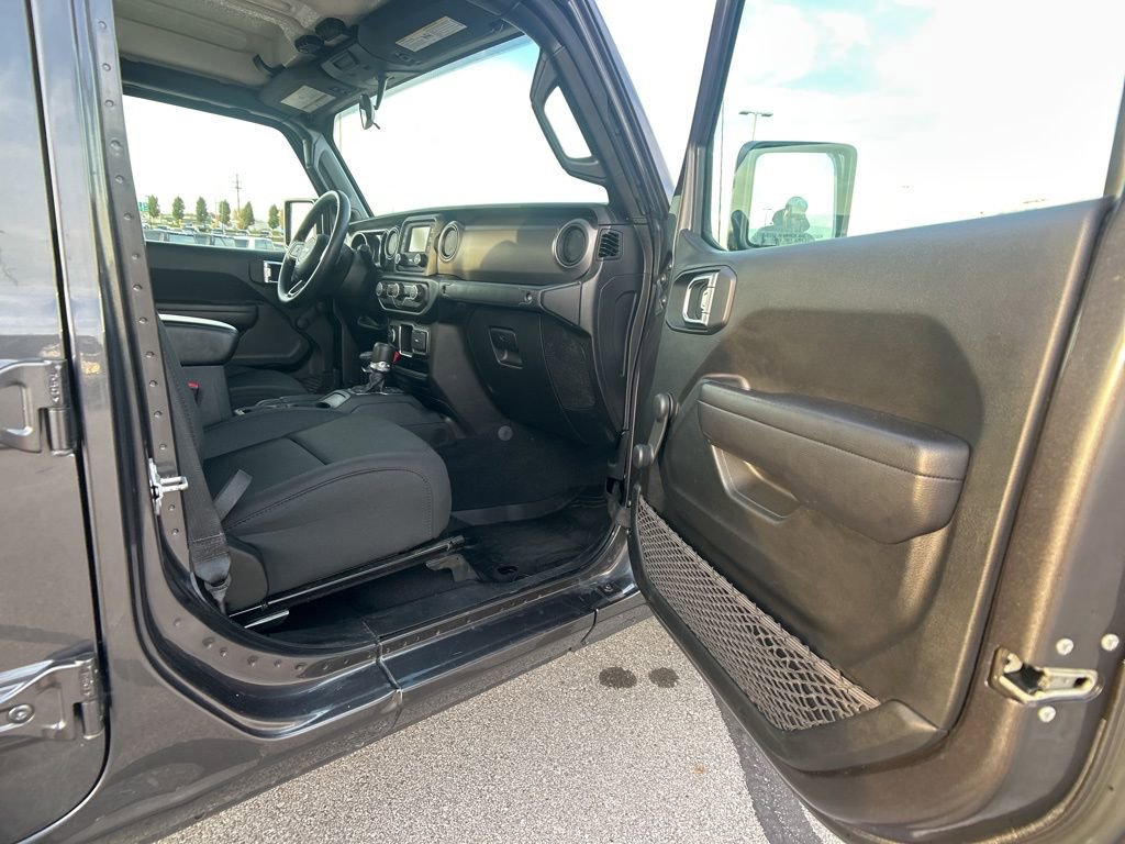 Used 2021 Jeep Gladiator Sport AWD/4WD image 39