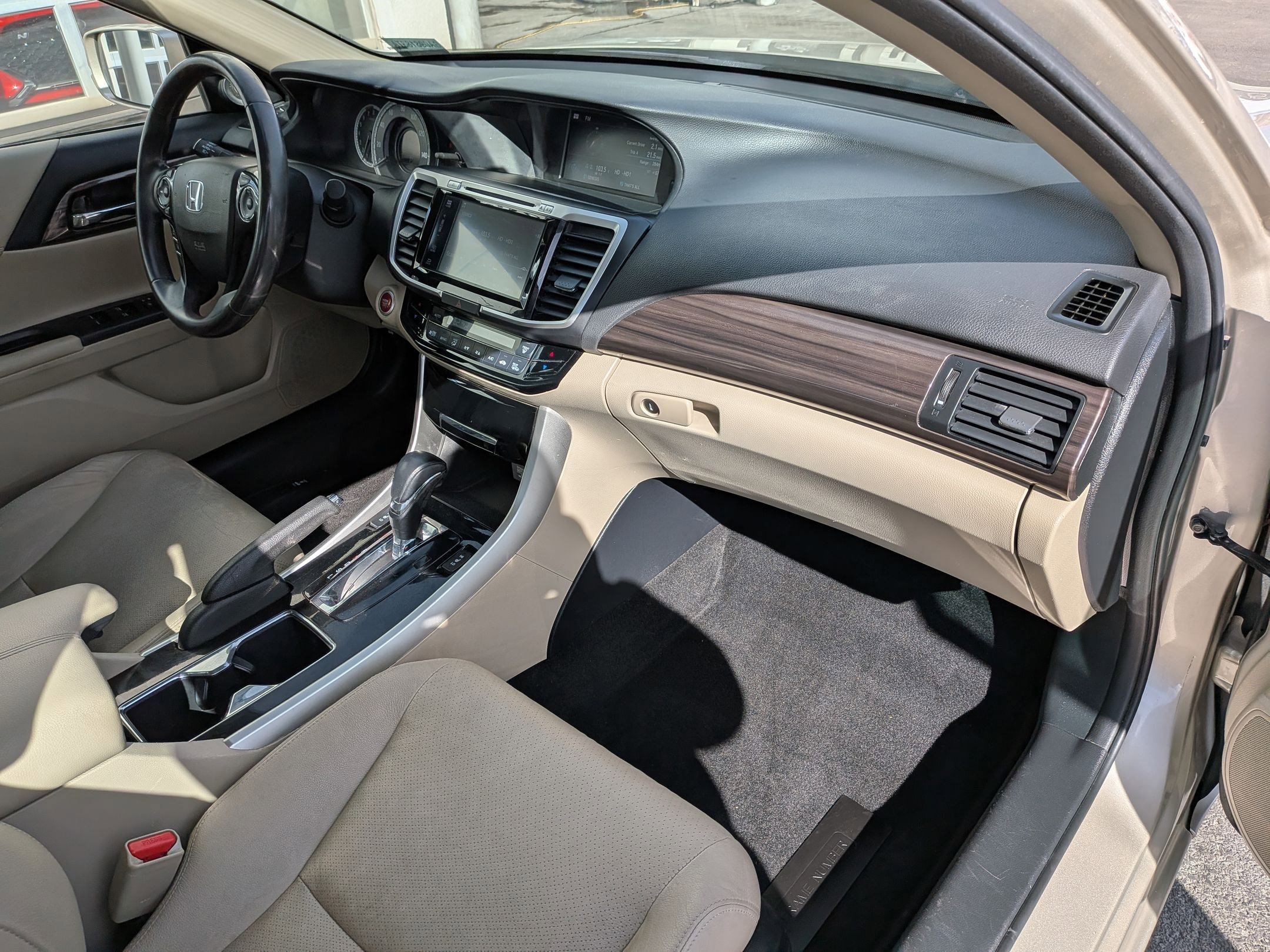 Used 2016 Honda Accord EX-L image 34