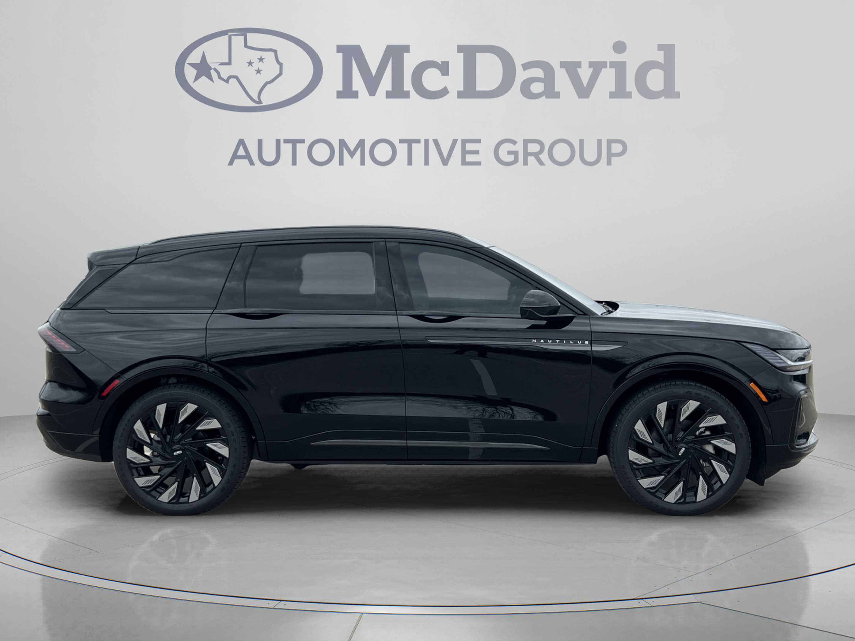 New 2026 Lincoln Nautilus Reserve w/ Jet Appearance Package AWD/4WD image 7