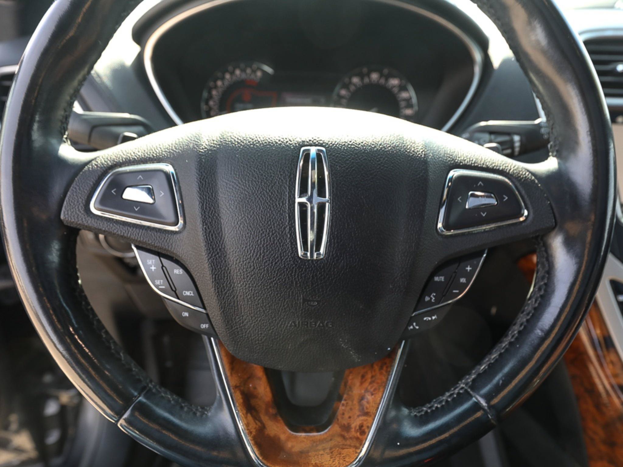 Used 2017 Lincoln MKX Reserve w/ Lincoln MKX Climate Package AWD/4WD image 15