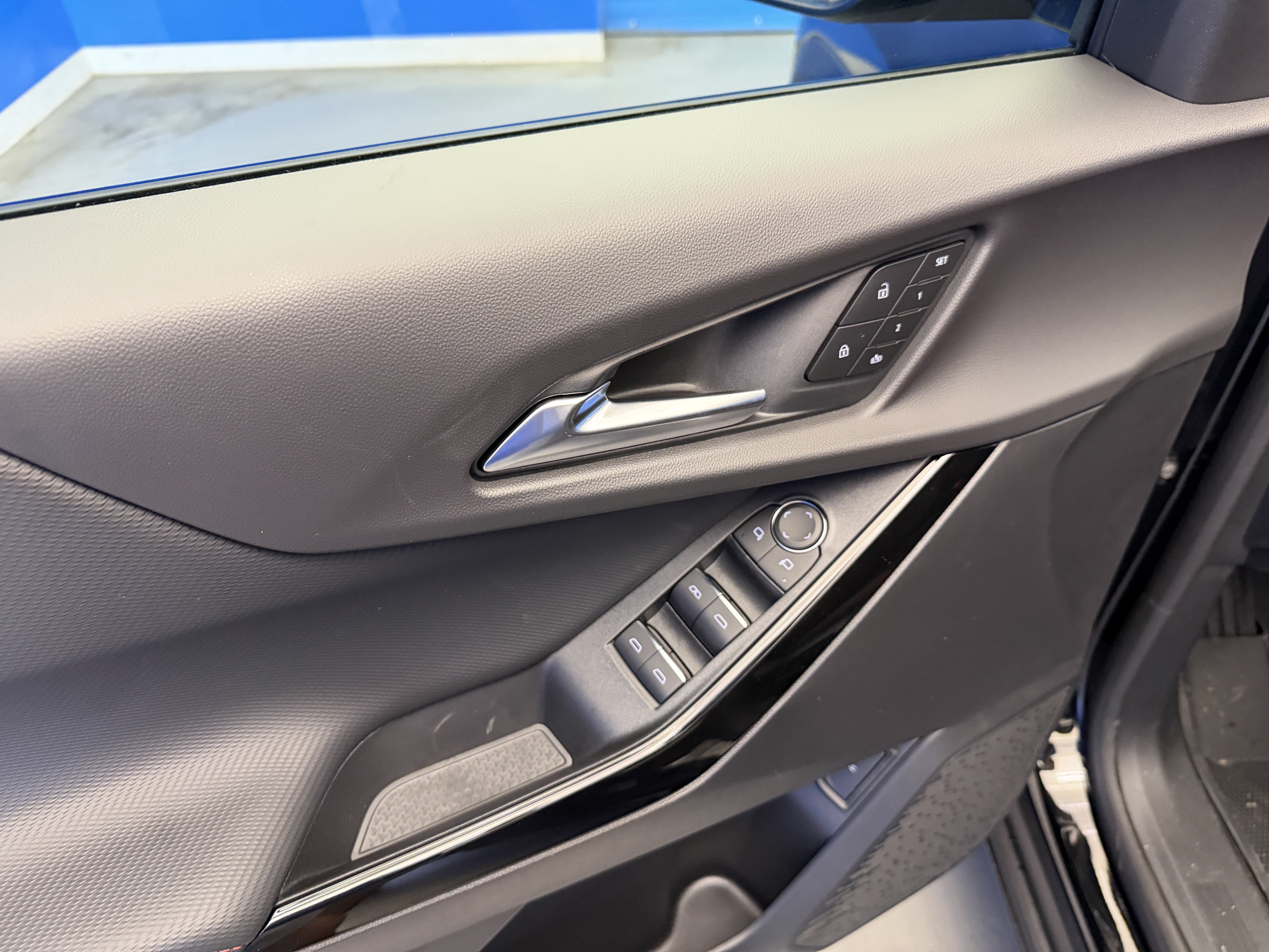 New 2027 Chevrolet Equinox RS w/ Safety and Technology Package AWD/4WD image 10