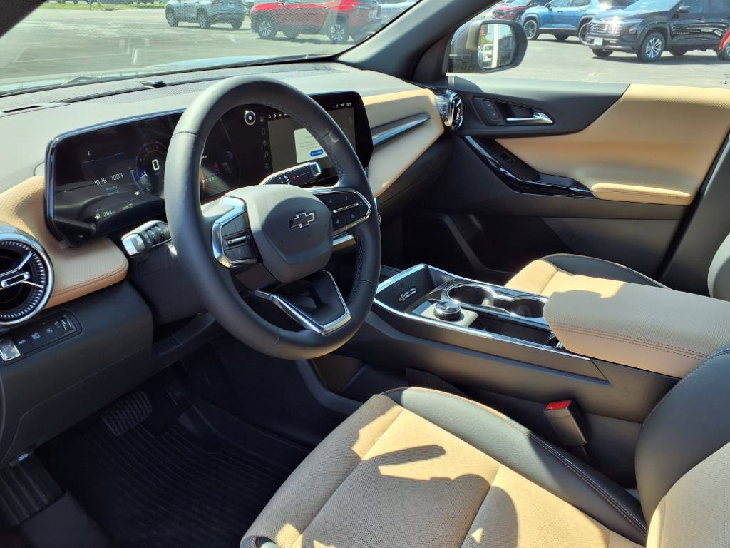 New 2026 Chevrolet Equinox ACTIV w/ Safety and Technology Package image 11