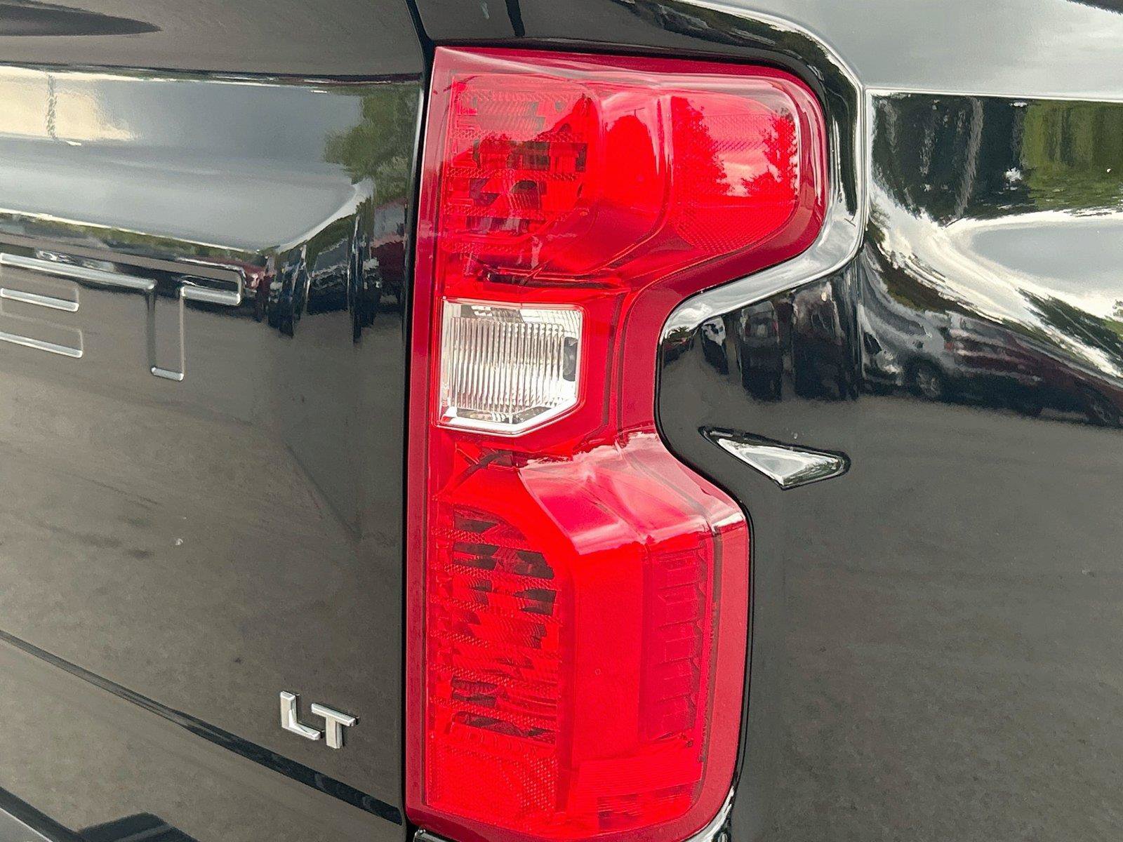 Used 2024 Chevrolet Silverado 1500 LT AWD/4WD image 12