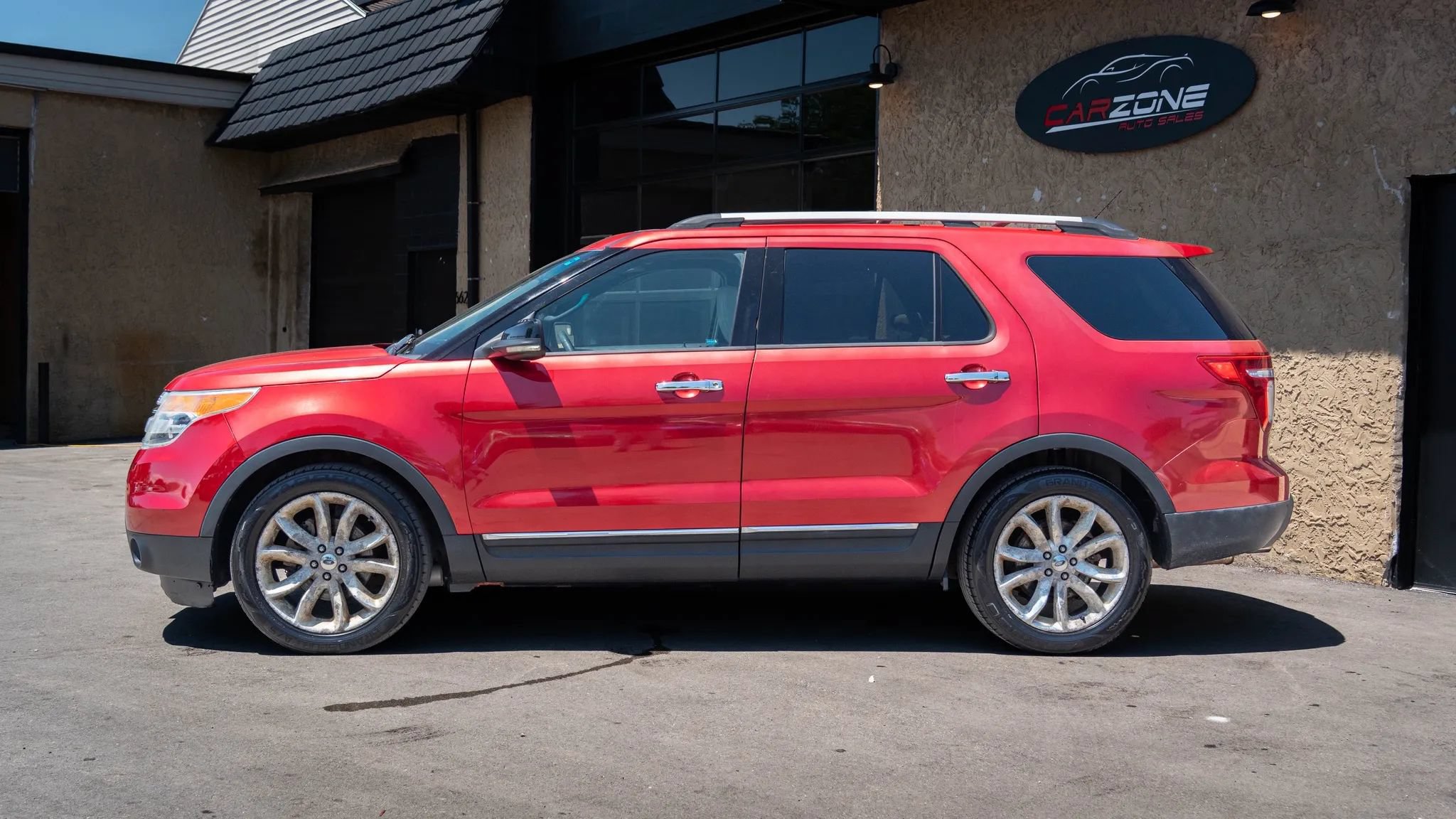 Used 2011 Ford Explorer XLT w/ 202A Rapid Spec Order Code FWD image 2