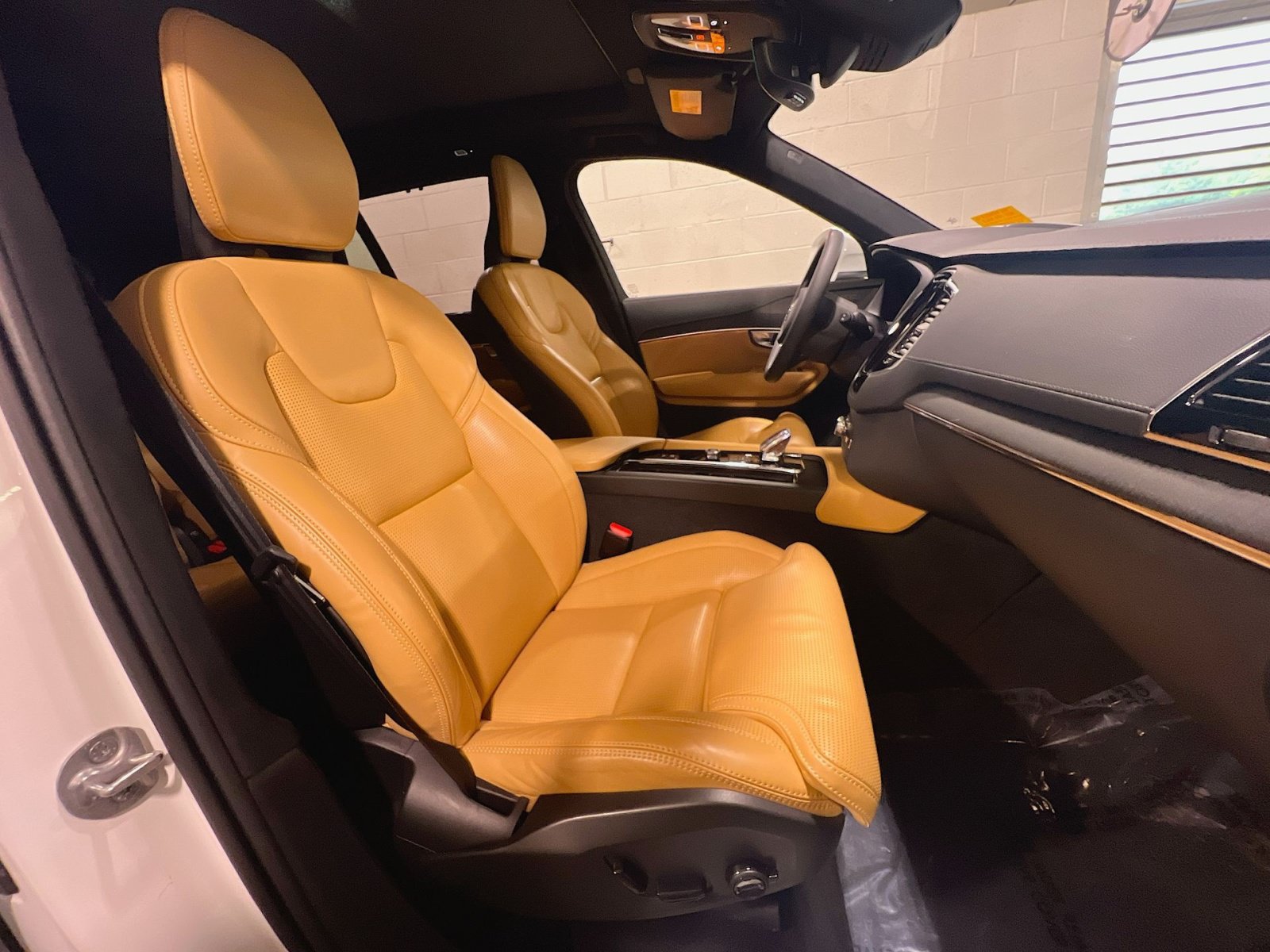 Used 2024 Volvo XC90 B6 Ultimate w/ Lounge Package AWD/4WD image 28