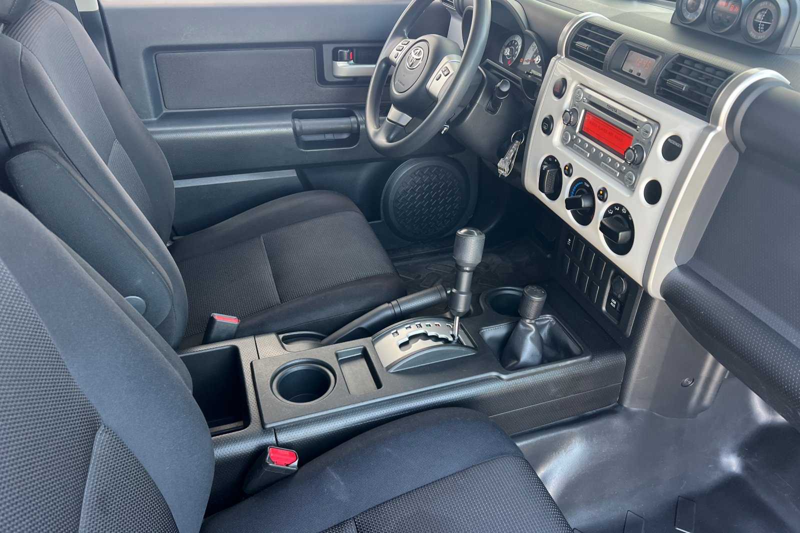 Used 2013 Toyota FJ Cruiser 4WD w/ Convenience Pkg image 16