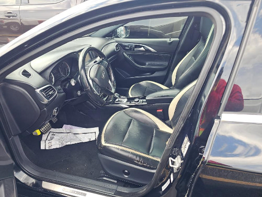 Used 2018 INFINITI QX30 Sport w/ Sport Leather Package FWD image 5