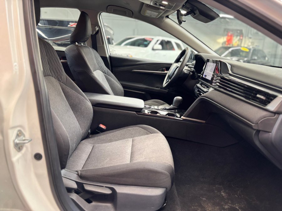Used 2025 Toyota Camry LE FWD image 20