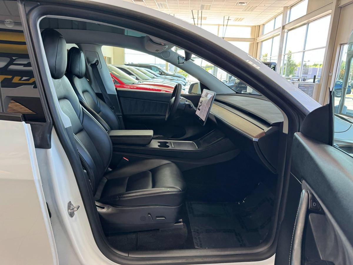 Used 2021 Tesla Model Y Long Range AWD/4WD image 16