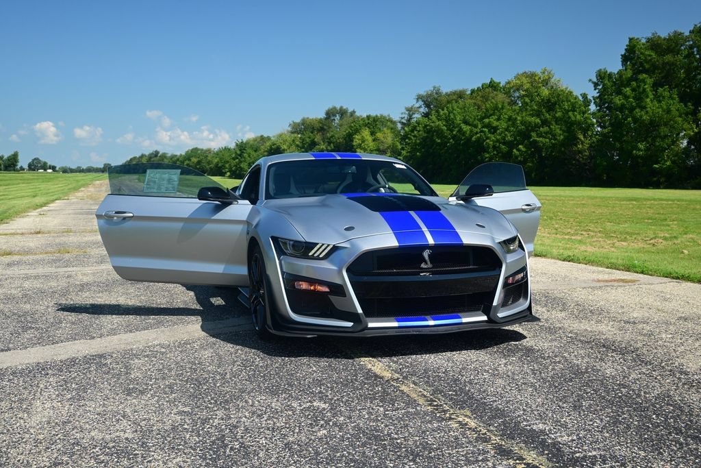 Used 2022 Ford Mustang Shelby GT500 w/ Technology Package RWD image 15