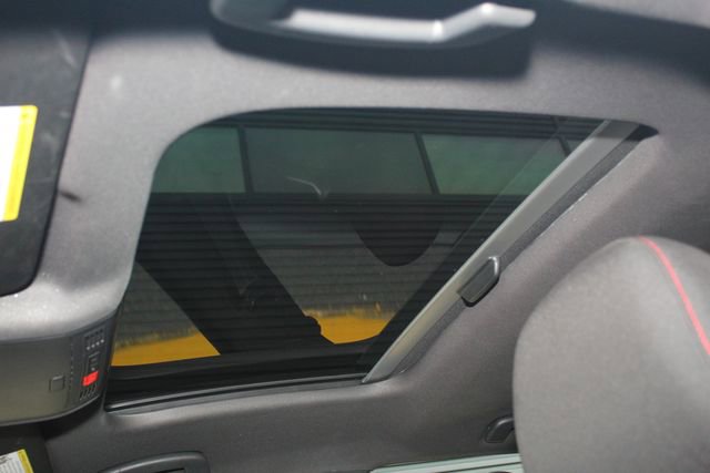 Used 2018 Volkswagen Golf 4-Door image 22