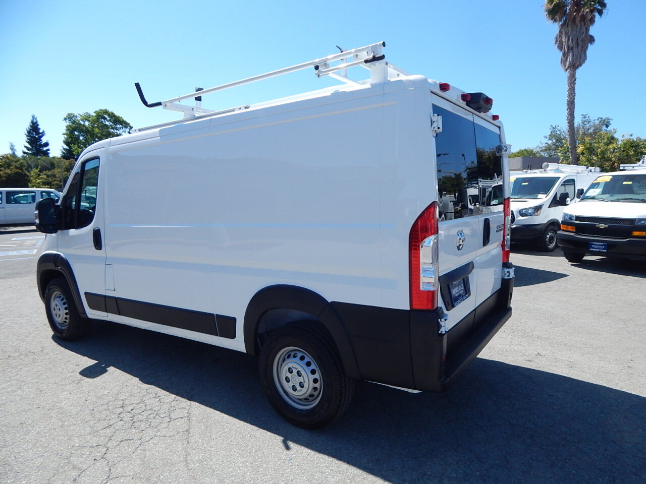 Used 2025 RAM ProMaster 2500 w/ U-Haul Equipment Group FWD image 6